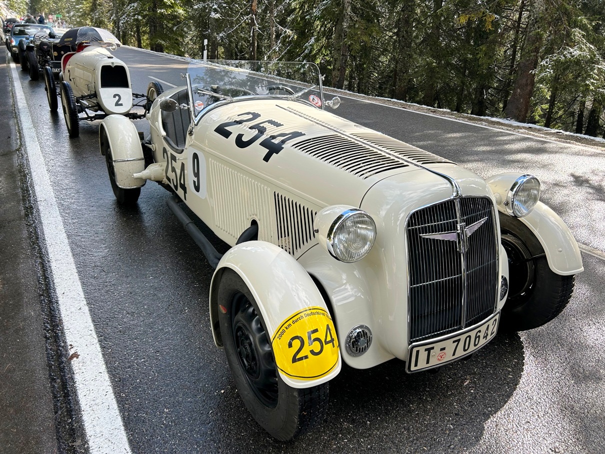Eines der Highlights für die Besucher ist der Adler Trumpf AV Rennsport 2 Liter aus dem Jahr 1933, der beim Großen Preis von Deutschland 1936 auf dem Nürburgring den 2. Platz in der Sportwagenklasse belegte. 