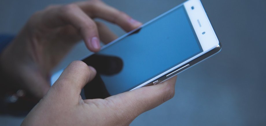 Beim nächsten Treffen der Gruppe "EDV und neue Medien" geht es wieder darum, gemeinsam die digitale Welt zu erkunden und Unterstützung zu erhalten im Umgang mit Smartphone & Co. 
