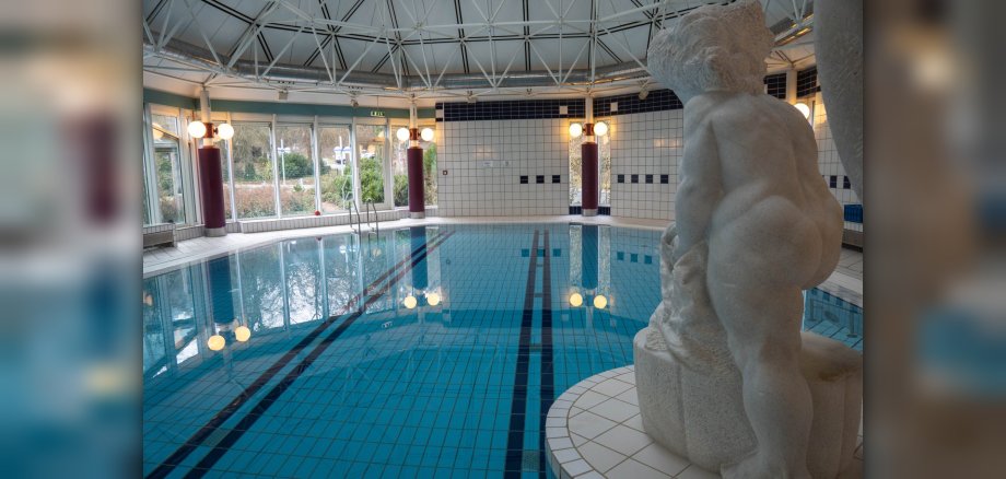 Der öffentliche Badebetrieb im Bewegungsbad mit Saunabereich der Mittelrhein-Klinik in Bad Salzig in Kooperation mit der Stadt Boppard startet am Mittwoch, 18. März 2026.