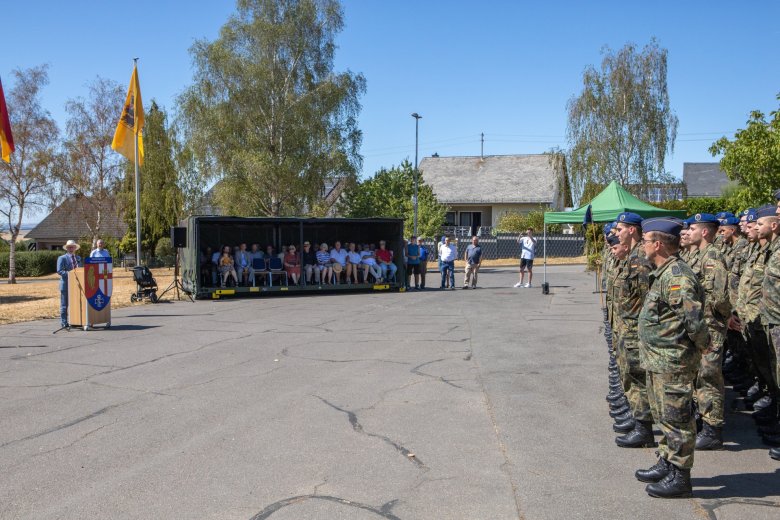 Im Rahmen des feierlichen Appells wurde diese gewachsene Verbundenheit vor zahlreichen geladenen Gästen nun auch offiziell in einer Patenschaft festgehalten. Im Rahmen des feierlichen Appells wurde diese gewachsene Verbundenheit vor zahlreichen geladenen Gästen nun auch offiziell in einer Patenschaft festgehalten.