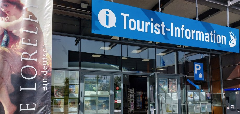 Ab sofort profitieren GästeKarten-Inhaber von 10 Prozent Ermäßigung auf einen Einkauf im Souvenirshop (ausgenommen Bücher und Wanderkarten) sowie einmalig 10 Prozent Rabatt auf Tickets für Eigenveranstaltungen der Loreley Touristik GmbH beim Kauf in der Tourist-Information auf dem Loreley-Plateau.