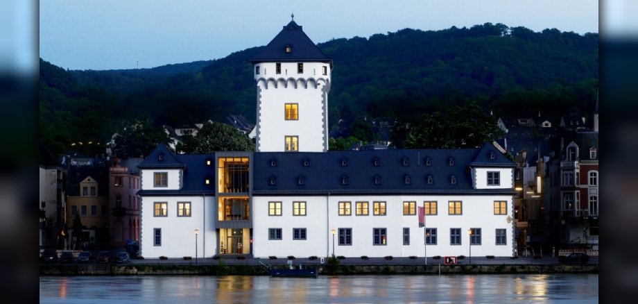Am 10. März 2026 gelten für das Museum und die Stadtbibliothek Boppard in der Kurfürstlichen Burg sowie für die Tourist Information geänderte Öffnungszeiten. Am 10. März 2026 gelten für das Museum und die Stadtbibliothek Boppard in der Kurfürstlichen Burg sowie für die Tourist Information geänderte Öffnungszeiten.