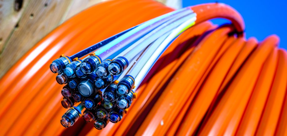 Wegen der Verlegung von Glasfaser werden die Straßen Zehnthofstraße und Herrengutweg in Bad Salzig zeitweise in bestimmten Abschnitten voll gesperrt. 