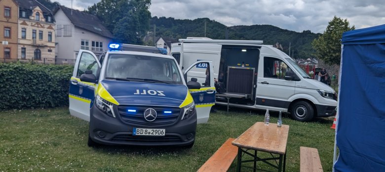 Die Blaulichtfamilie präsentierte sich beim Bopparder Blaulichttag.
