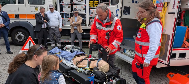 Die Blaulichtfamilie präsentierte sich beim Bopparder Blaulichttag. Die Blaulichtfamilie präsentierte sich beim Bopparder Blaulichttag.