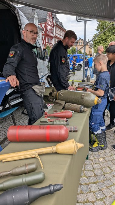 Die Blaulichtfamilie präsentierte sich beim Bopparder Blaulichttag.