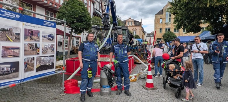 Die Blaulichtfamilie präsentierte sich beim Bopparder Blaulichttag. Die Blaulichtfamilie präsentierte sich beim Bopparder Blaulichttag.