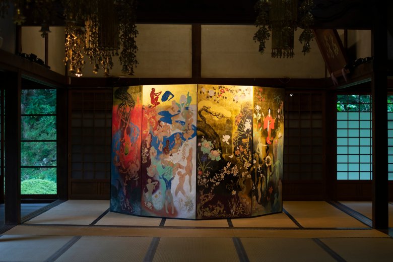 Fluss des Lebens In der St. Severus-Kirche wird im Rahmen der Ausstellung ein großformatiges Kunstwerk des japanischen Künstlers Cole Norton präsentiert, das inhaltlich das Thema „Fluss des Lebens“ aufgreift.