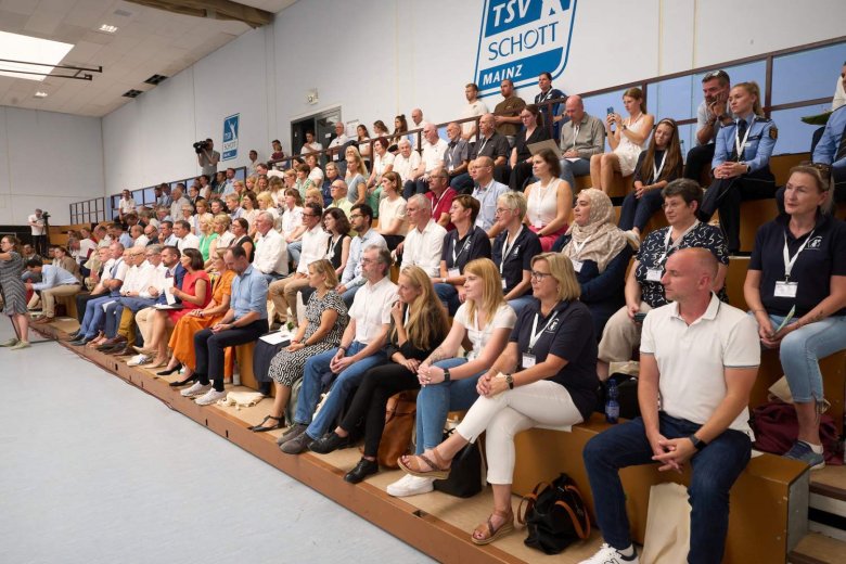 Blick ins Publikum: In Mainz fand am 5. September 2023 der 1. Rheinland-Pfälzische Bewegungsgipfel statt.