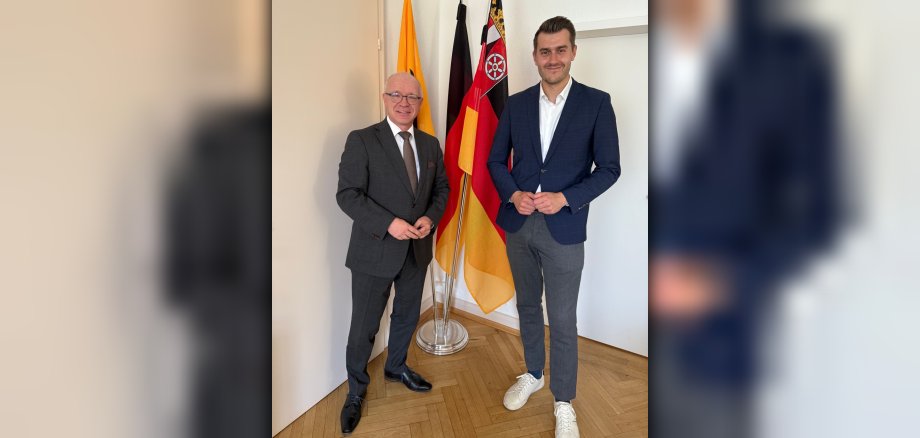 Zu einem ersten offiziellen Austausch trafen sich der Bundestagsabgeordnete Julian Joswig (Bündnis 90/Die Grünen) und der Bürgermeister der Stadt Boppard, Jörg Haseneier, im Bürgermeisterbüro in der Stadtverwaltung Boppard.