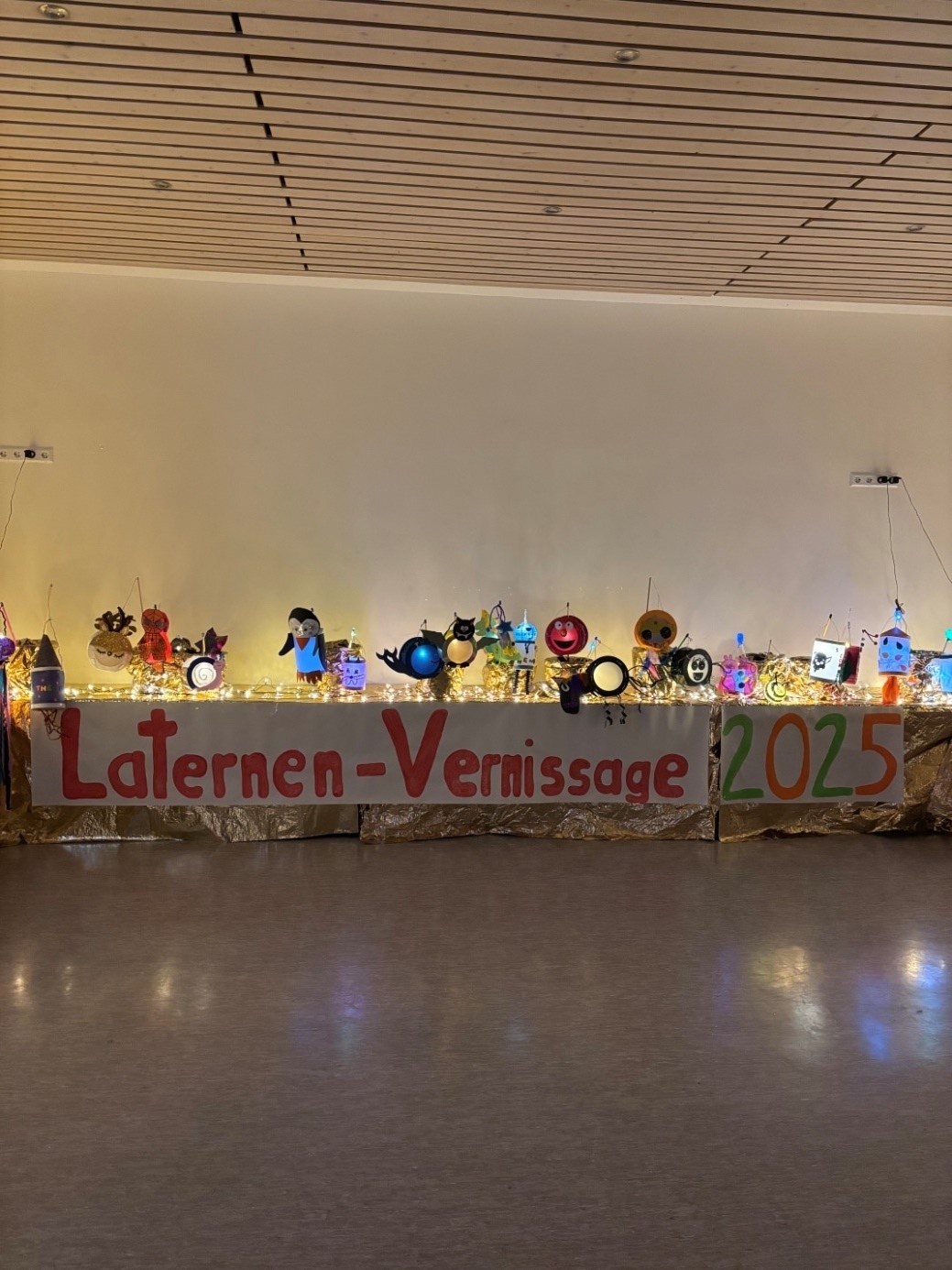 Die Ausstellung präsentierte die kunstvoll gebastelten Laternen der Kinder, die mit viel Liebe zum Detail und Hingabe gefertigt wurden. 