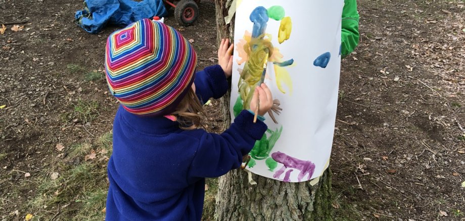 Ein großer Teil der pädagogischen Arbeit der Kita Winkelholzbande findet in der freien Natur statt.
