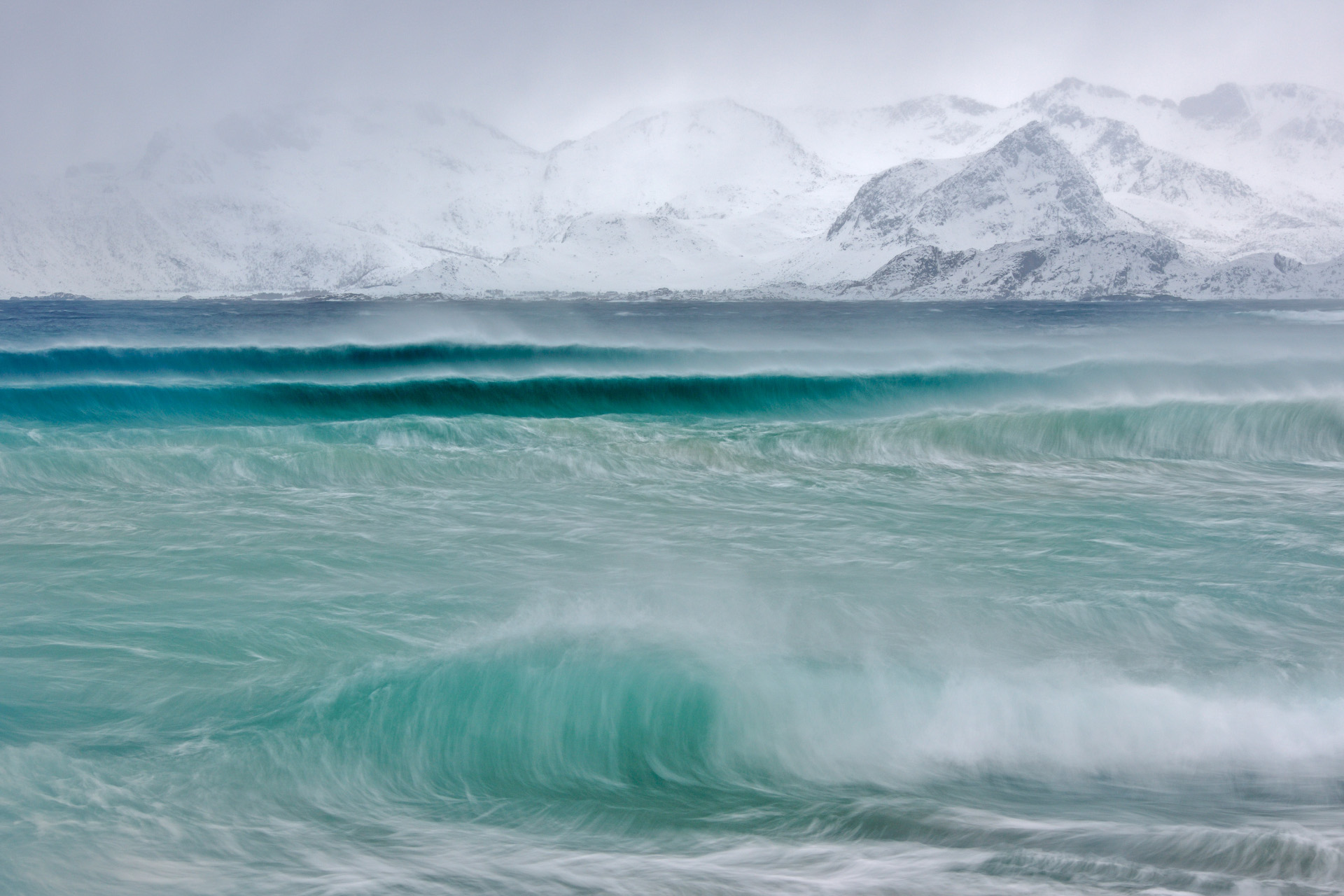 Diese Fotografie trägt den Titel „Der Sturm“ und ist Teil der Ausstellung „LYS“, die ab dem 7. September 2025 im Museum Boppard zu sehen ist. 