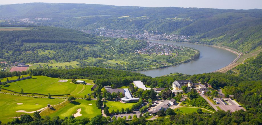 Auf dem Golfplatz am Jakobsberg erhalten Inhaber der GästeKarte 20 Prozent Rabatt auf das reguläre Greenfee. Auf dem Golfplatz am Jakobsberg erhalten Inhaber der GästeKarte 20 Prozent Rabatt auf das reguläre Greenfee.