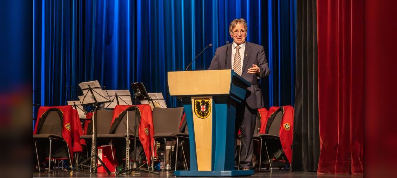 Der Erste Kreisbeigeordnete Wolfgang Spitz übermittelte Neujahrsgrüße des Landkreises.