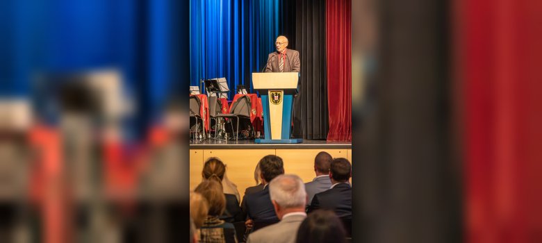 Werner Stoffel hält die Festrede zu 50 Jahre verbandsfreie Stadt Boppard.