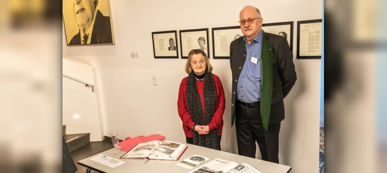 Der Ortsbezirk Hirzenach beim Neujahrsempfang der Stadt Boppard. Der Ortsbezirk Hirzenach beim Neujahrsempfang der Stadt Boppard.