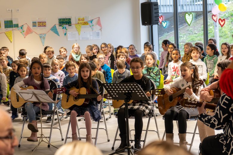 Die Ganztagsgruppe der Grundschule Bad Salzig präsentierte Gitarrenmusik.