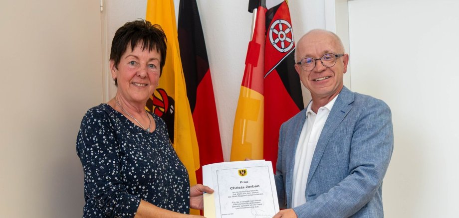 Nach 15 Jahren Dienst in der Buchholzer Kindertagesstätte Abenteuerland hat Boppards Bürgermeister Jörg Haseneier die Hauswirtschaftskraft Christa Zerban in ihren wohl verdienten Ruhestand verabschiedet. 