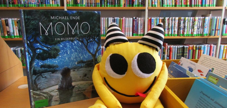 Die Stadtbücherei Boppard lädt wieder ein zum Bilderbuchkino. Auf dem Programm steht das Bilderbuch zu Michael Endes bekannter Geschichte „ Momo“.