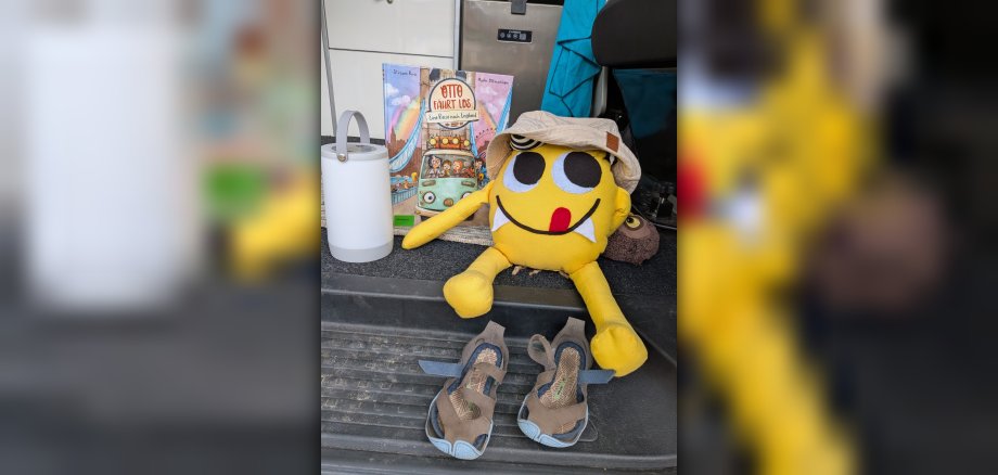 Das Bilderbuch „Otto fährt los“ ist eine Einladung zum Träumen, Lachen und Staunen. Das Bilderbuch „Otto fährt los“ ist eine Einladung zum Träumen, Lachen und Staunen.