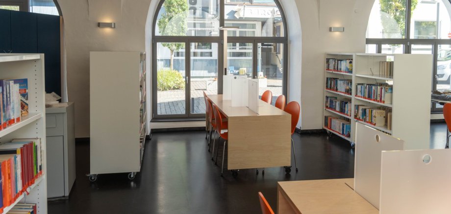 Schnell noch mit Lesestoff eindecken: Die Stadtbibliothek Boppard geht vor Weihnachten in die Winterpause. 