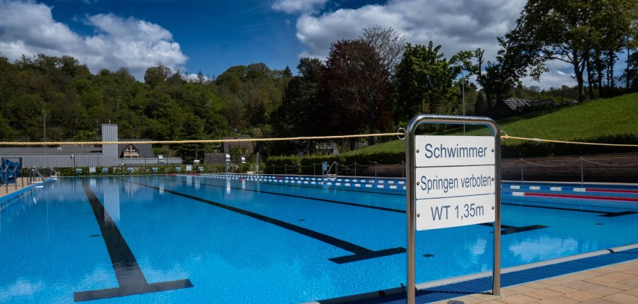 Das Thermalfreibad in Boppard bietet in diesem Sommer erstmals Schwimmkurse für Kinder ab 5 Jahren an. 