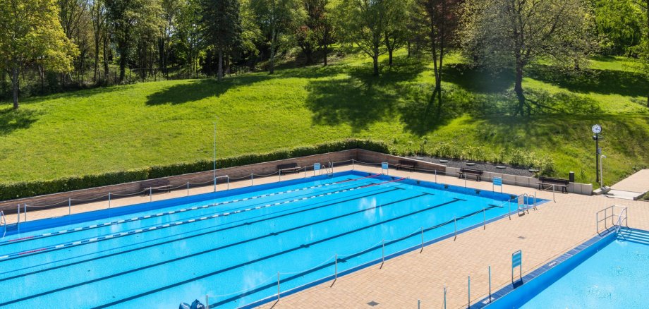 Aufgrund eines Personalausfalls müssen die Öffnungszeiten des Thermalfreibads Boppard vorübergehend angepasst werden. Aufgrund eines Personalausfalls müssen die Öffnungszeiten des Thermalfreibads Boppard vorübergehend angepasst werden.