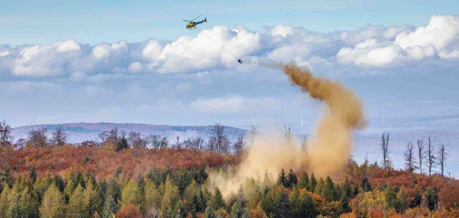 Im Bereich des Forstamtes Boppard wird seit dem 19. Oktober 2026 eine Bodenschutzkalkung per Hubschrauber durchgeführt. Beflogen wird der Stadtwald Boppard einschließlich der angrenzenden Ortsbezirke.
