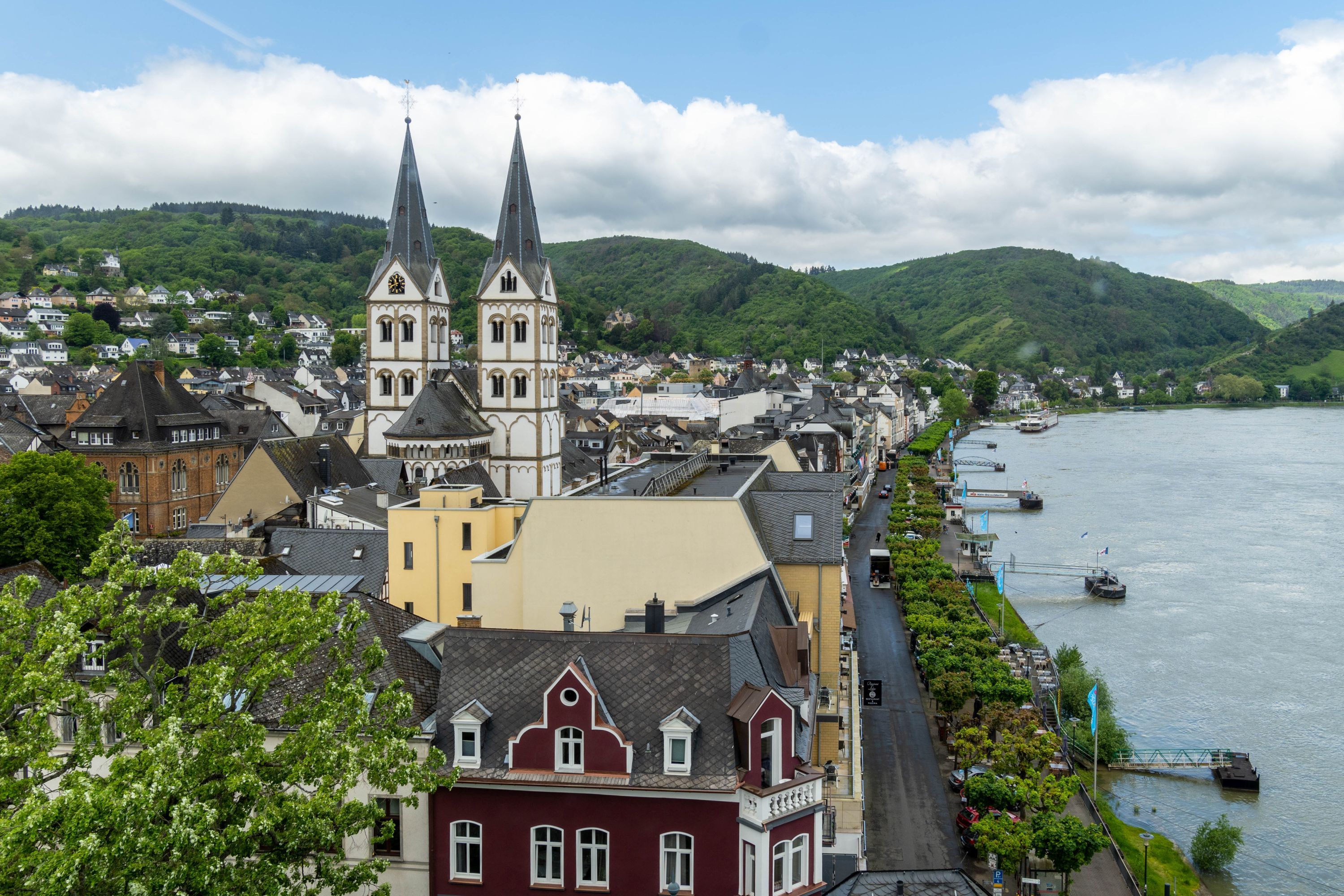 Blick auf die Stadt Boppard und die Rheinallee