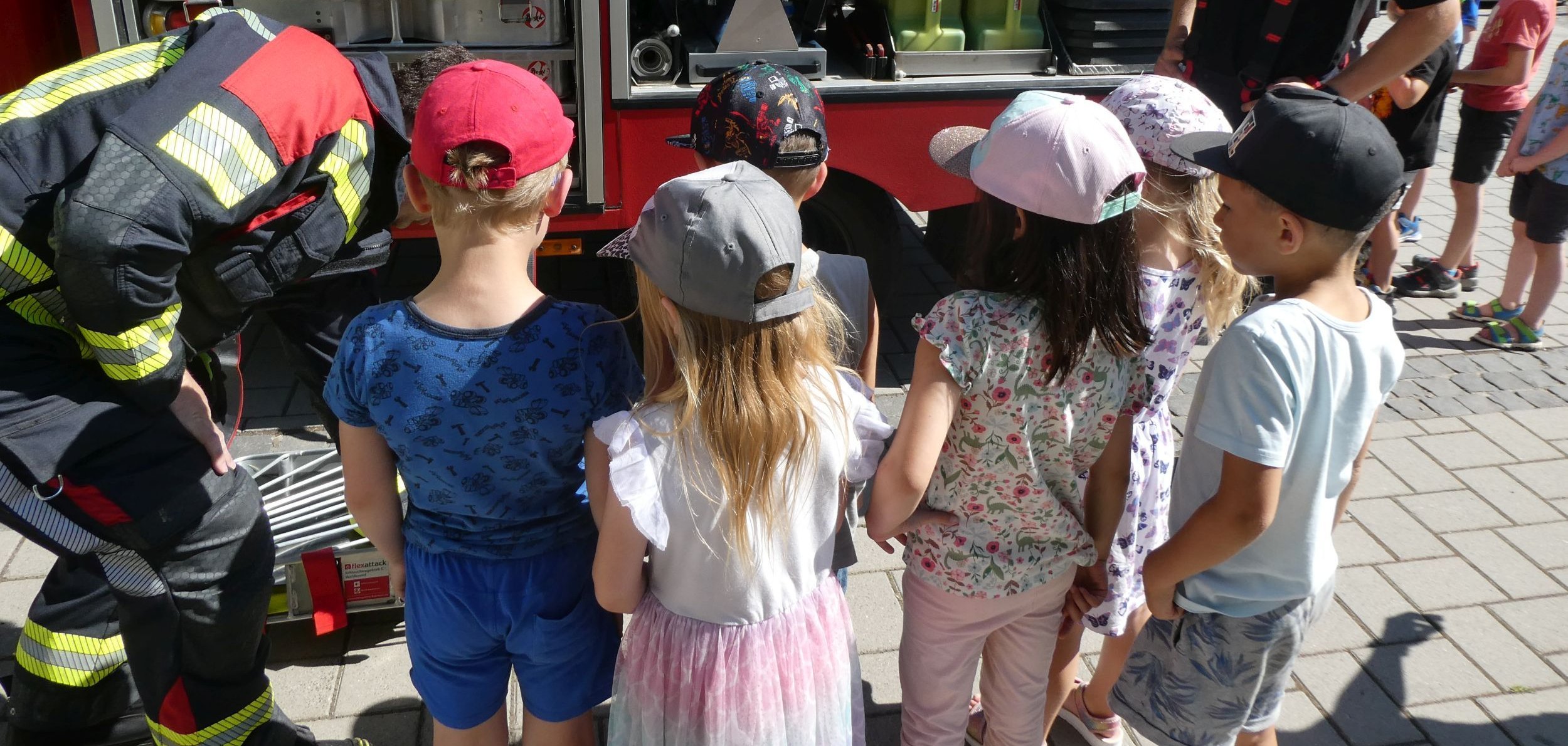 Die Löschgruppe Weiler der Freiwilligen Feuerwehr Boppard hat die Kita Weiler besucht.