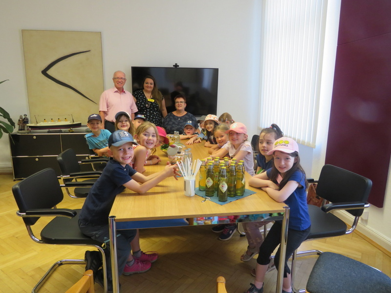 Kinderparlament besucht den Bürgermeister