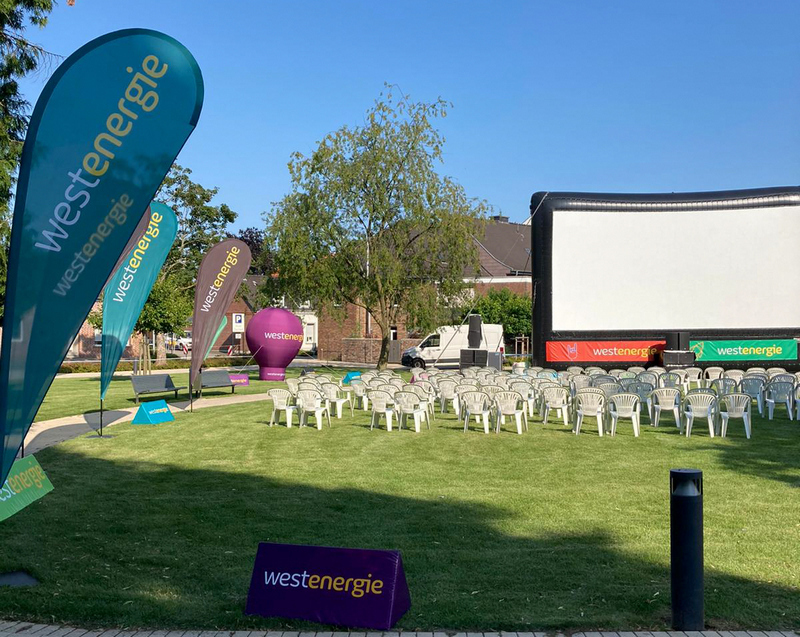 Die Stadt Boppard und das Energieunternehmen Westenergie laden zum Westenergie Sommerkino am 1. und 2. Juli 2022 ins BOMAG Stadion ein. Das Foto zeigt die Location.