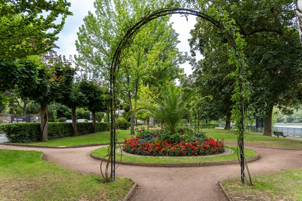 Die Bopparder Rheinallee soll mit Blick auf die Bundesgartenschau auf einer Länge von rund 1,2 Kilometern neu gestaltet werden – von der Einmündung der Kaiser-Friedrich-Straße bis zur Einmündung der Kaiser-Otto-Straße. Der Charakter der Georg-Francke-Anlage (Foto) bleibt dabei erhalten. 
