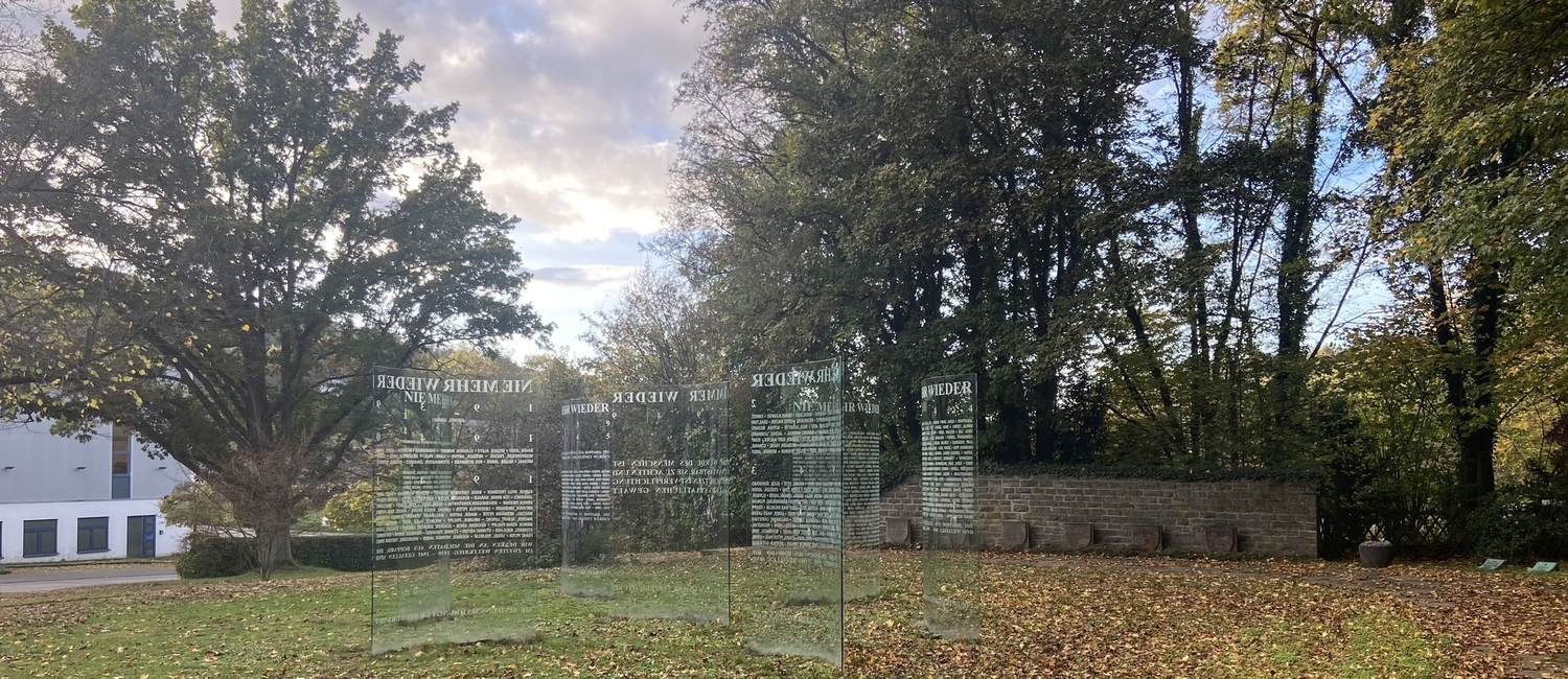 Am Ehrenhain in Boppard-Buchenau findet am Volkstrauertag eine Gedenkstunde statt.