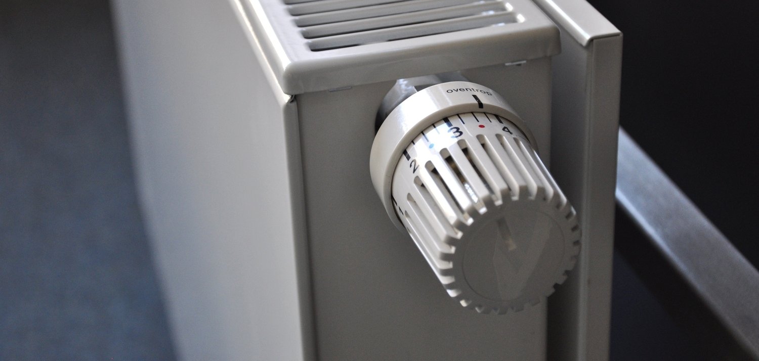 Mehr als 85 Prozent des Endenergieverbrauchs in privaten Haushalten entfallen durchschnittlich auf Heizung und Warmwasserbereitung. Hier liegen also große Einsparpotenziale.