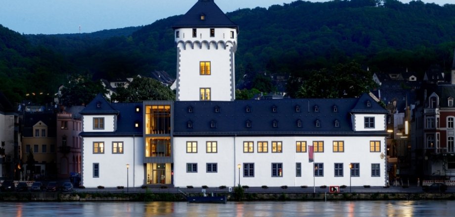 Der Verein Rota Blanck e.V. präsentiert im Museum Boppard in der Kurfürstlichen Burg ab dem 28. April 2024 die neue Ausstellung mit dem Titel Aus dem Verborgenen ans Licht – Rota Blanck (1940-2011). 