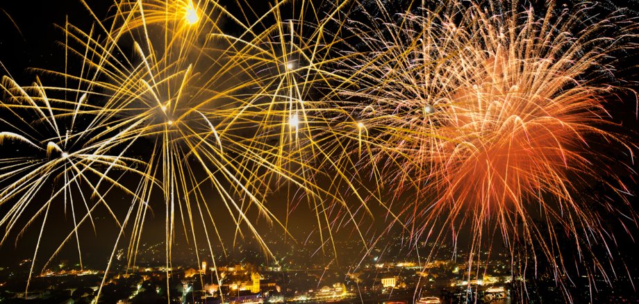 Das beliebte Feuerwerk kehrt zum Bopparder Weinfest zurück. An beiden Weinfestsamstagen wird wieder ein Lichterspektakel zu sehen sein. 