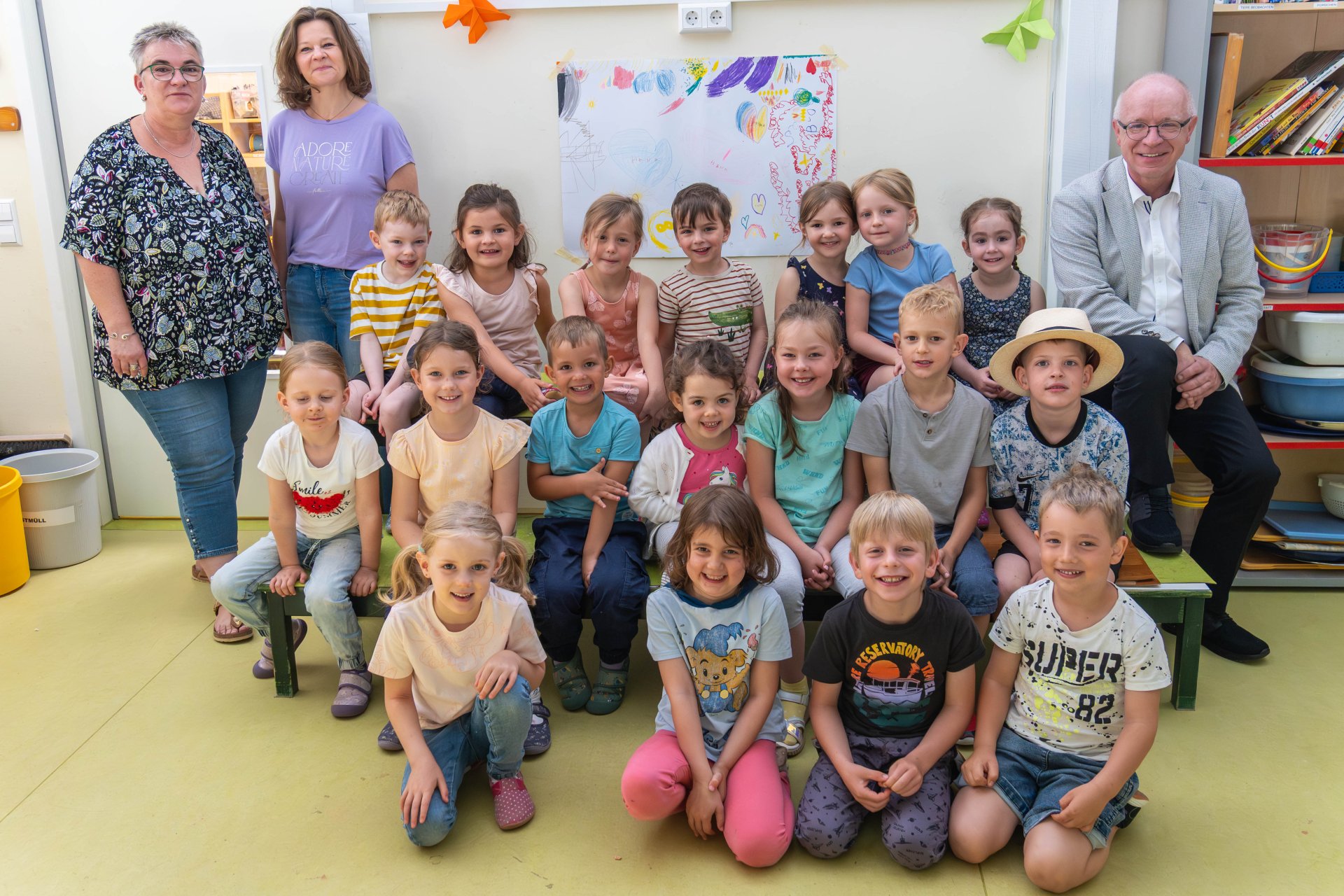 Bürgermeister Jörg Haseneier hat das Kinderparlament der Kita Abenteuerland in Buchholz besucht. 