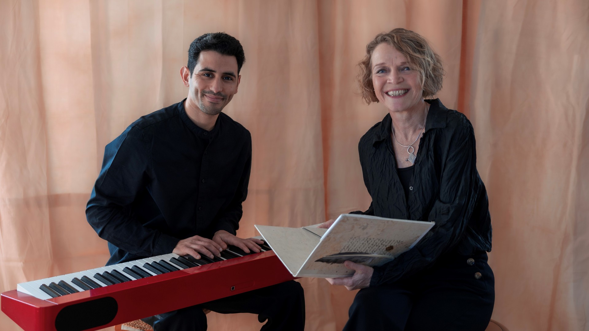 Der „Pianist in den Trümmern“, Aeham Ahmad, und Literaturpreisträgerin Jutta Seifert sind am 11. Oktober 2025 zu Gast im Museum Boppard. 