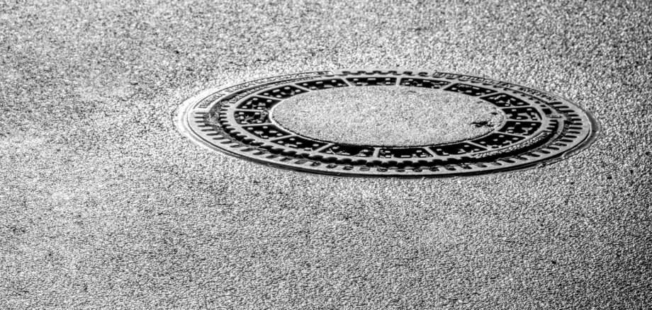 Ein Teil des Bopparder Kanalnetzes ist bereits mehrere Jahrzehnte alt. Um Schäden wie Undichtigkeiten, Wurzeleinwuchs oder Materialverschleiß zu beheben, ist eine systematische Sanierung notwendig. Ein Teil des Bopparder Kanalnetzes ist bereits mehrere Jahrzehnte alt. Um Schäden wie Undichtigkeiten, Wurzeleinwuchs oder Materialverschleiß zu beheben, ist eine systematische Sanierung notwendig.