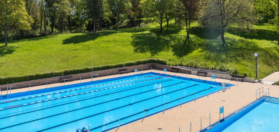 Das Thermalfreibad Boppard startet am 1. Mai 2025 in die neue Badesaison. Die genauen Öffnungszeiten werden noch bekannt gegeben. 