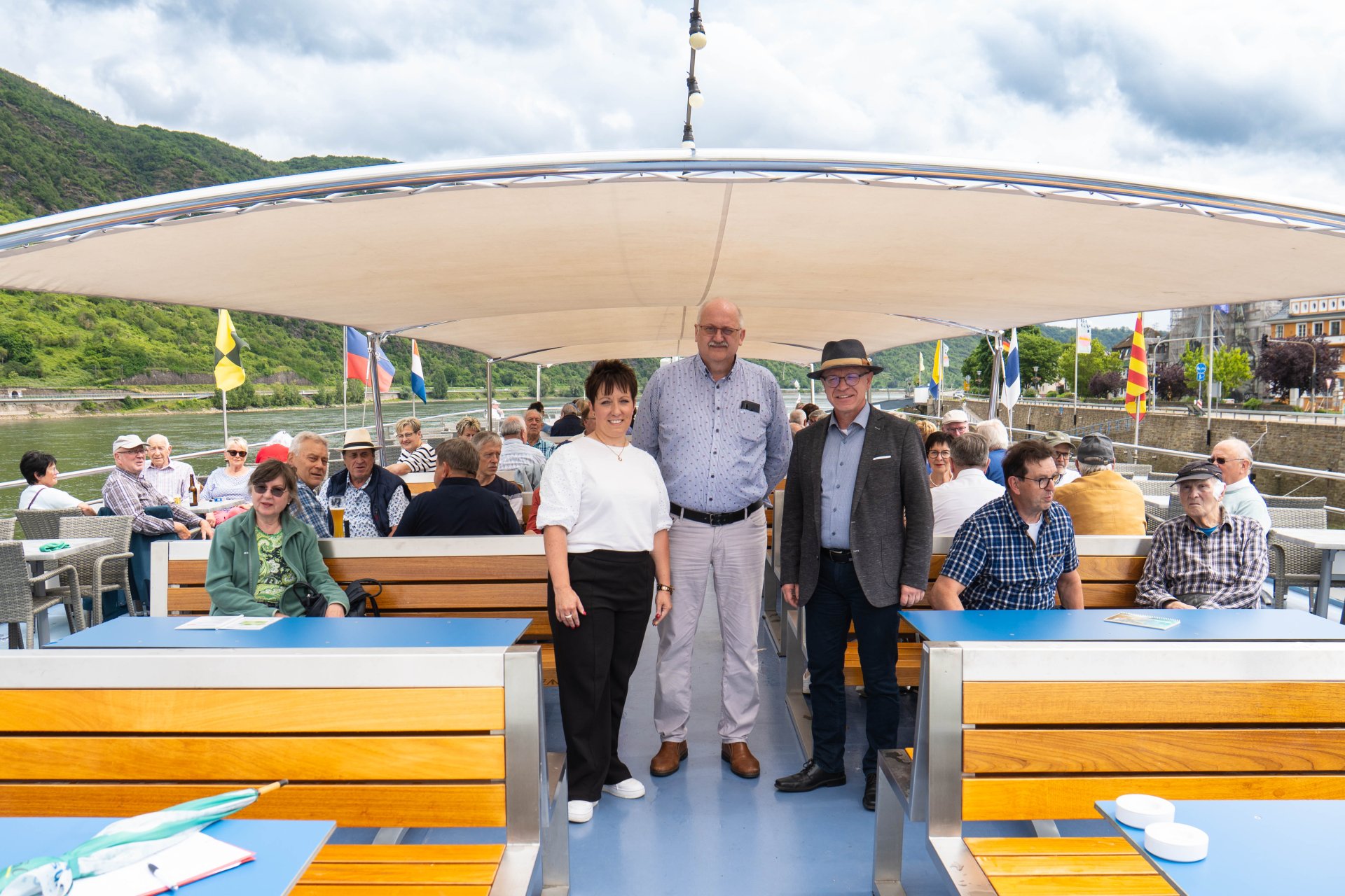 Boppards Bürgermeister Jörg Haseneier (Mitte) begrüßte gemeinsam mit (von links) Patricia Eiden Ortsvorsteherin von Weiler und Rainer Volk, Ortsvorsteher von Hirzenach, die Seniorinnen und Senioren aus den Ortsbezirken Bad Salzig, Hirzenach, Holzfeld, Rheinbay und Weiler. 
