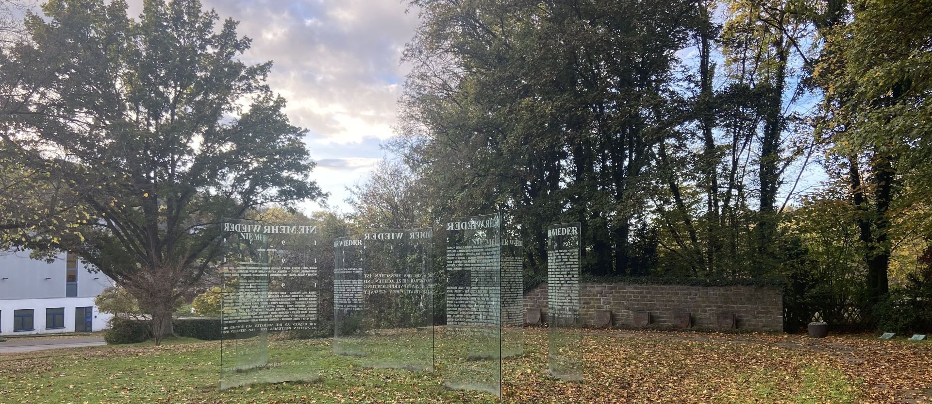Am Ehrenhain in Boppard-Buchenau findet am Volkstrauertag eine Gedenkstunde statt. 