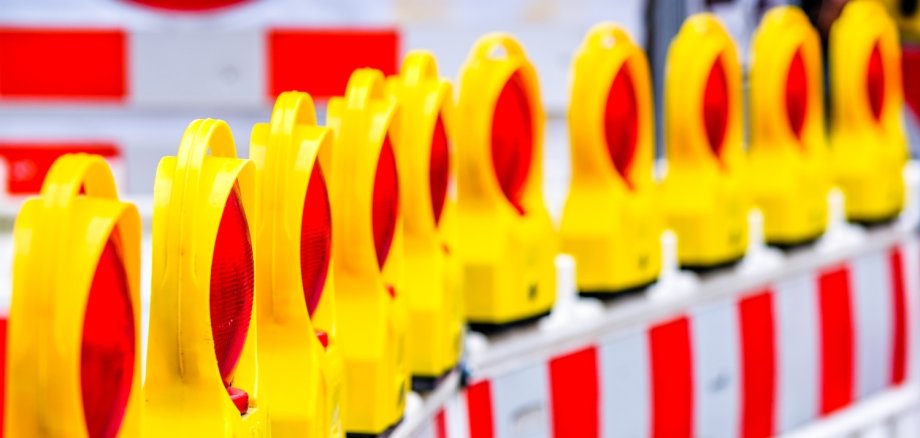 Aufgrund eines Wasserleitungsbruchs wird der  Amselweg in Höhe Hausnummer 20 in Boppard voll gesperrt. 