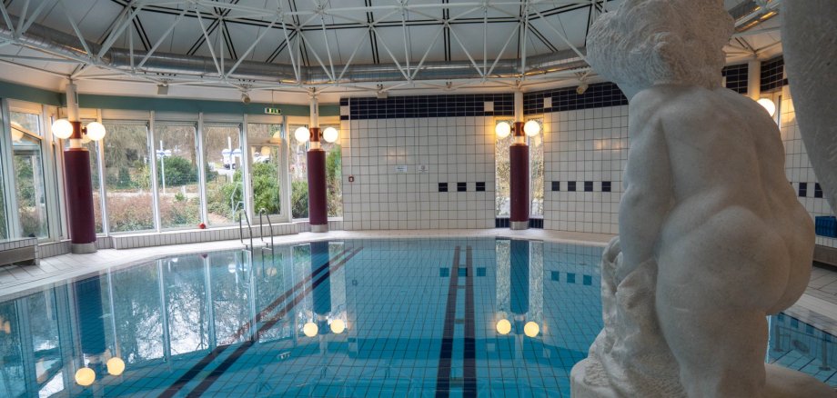 Sobald alle Maßnahmen abgeschlossen und die Duschen den erforderlichen Hygienestandards entsprechen, wird der Start des öffentlichen Badebetriebs bekannt gegeben.