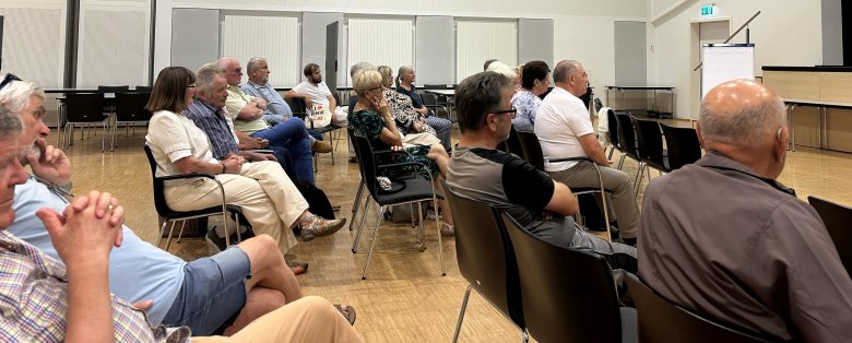 Interessierte Bürgerinnen und Bürger waren der Einladung der Stadt Boppard, um sich über die Fortsetzung der Ehrenamtsinitiative „Ich bin dabei!“ in der Stadthalle zu informieren und neue Ideen einzubringen.