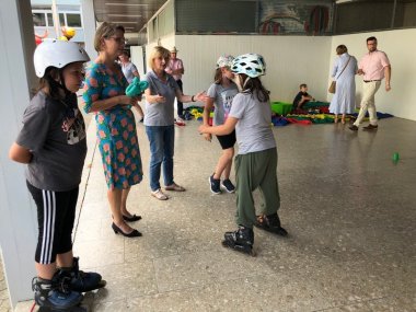 Bildungsministerin Dr. Stefanie Hubig besucht Ferienbetreuung der AWO in Boppard Bildungsministerin Dr. Stefanie Hubig besucht Ferienbetreuung der AWO in Boppard.
