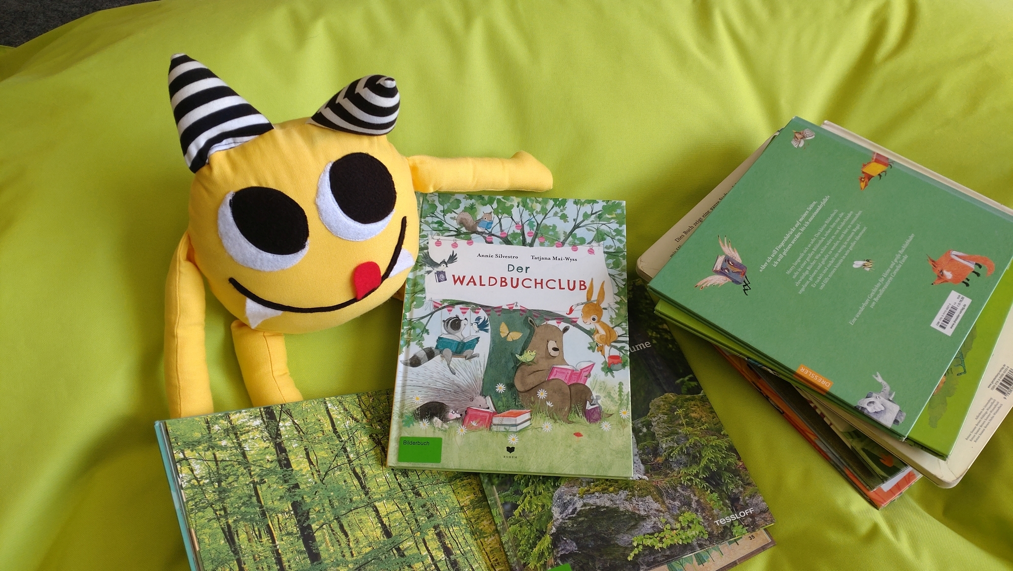 Zur nächsten Vorlesestunde in der Stadtbücherei Boppard erwartet die kleinen Besucherinnen und Besucher die Bilderbuchgeschichte „Der Waldbuchclub“.