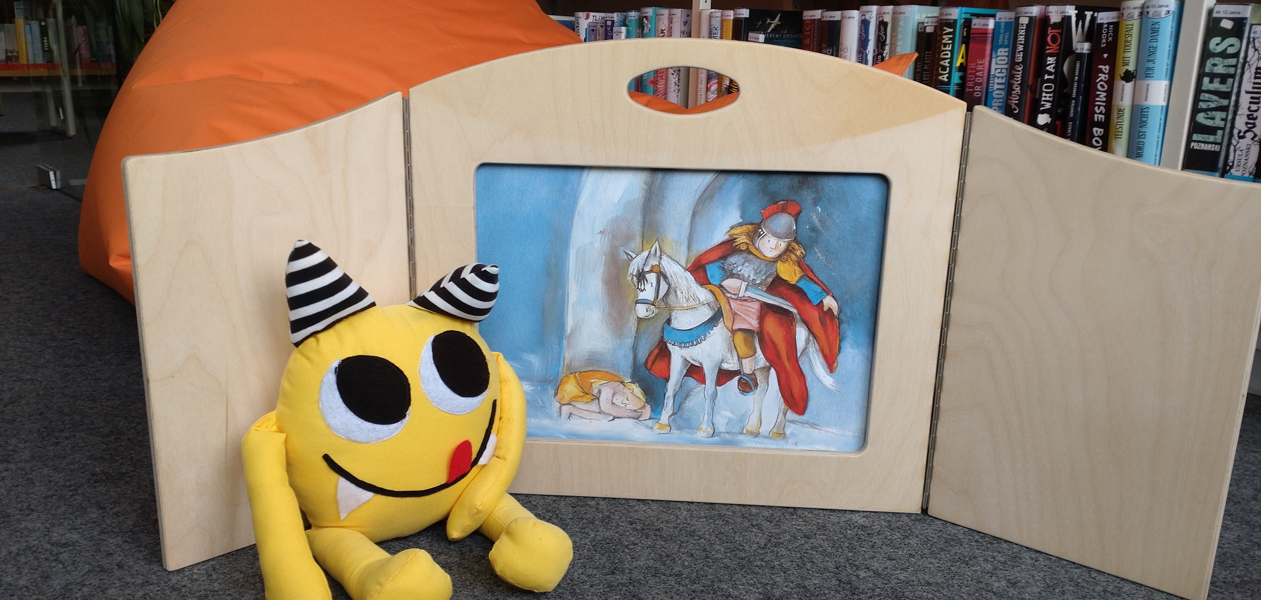 Die nächste Vorlesestunde in der Stadtbücherei Boppard widmet sich der Geschichte des heiligen Sankt Martin in Form eines „Kamishibai-Erzähltheaters“ – empfohlen für Kinder ab drei Jahren.
